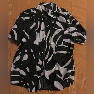 Green and white shirt sleeve button down